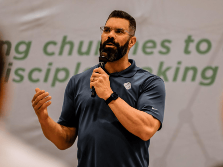 Pastor Robby Gallaty of Replicate teaching pastors about disciplship